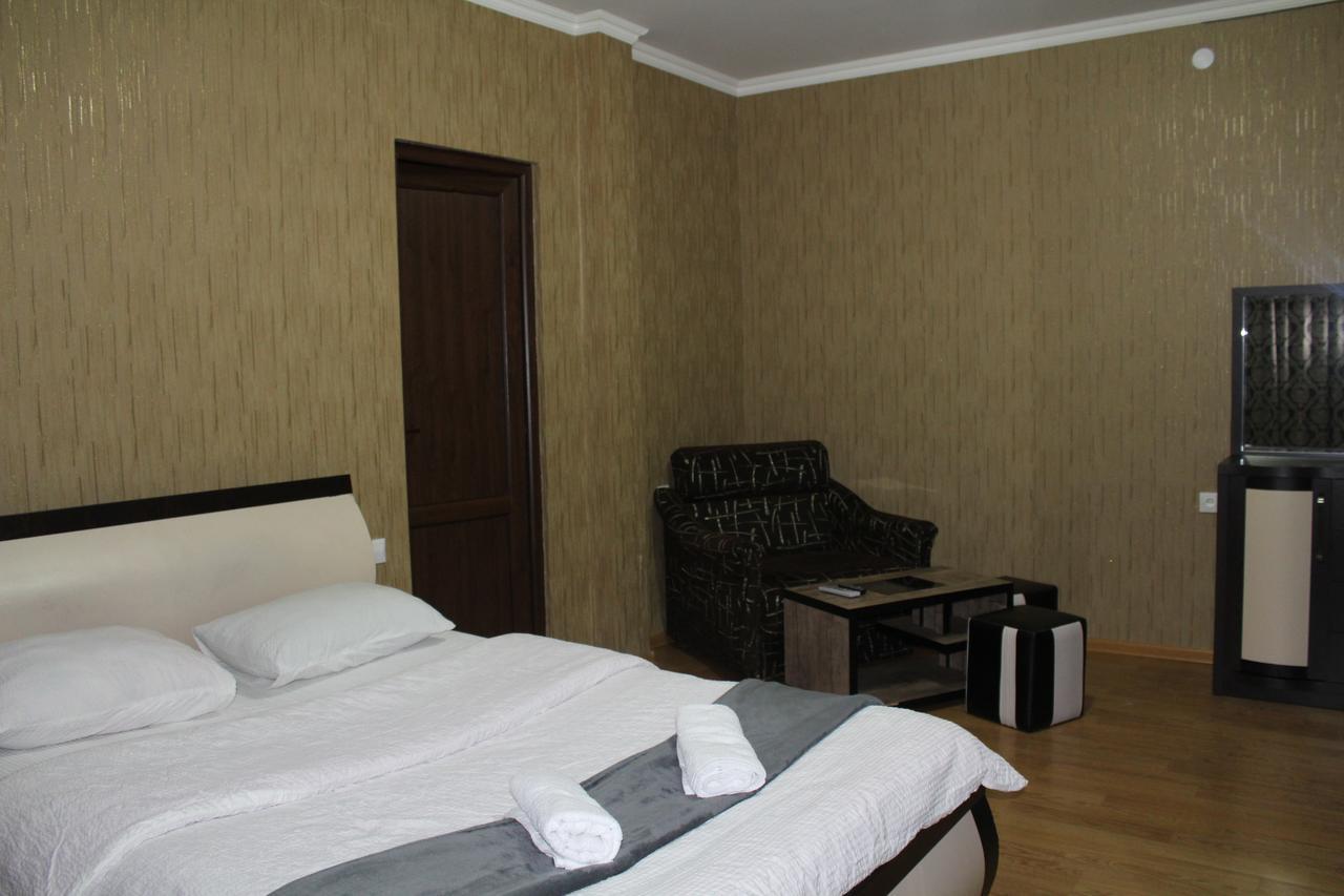Hotel Elegant Tbilisi Eksteriør billede